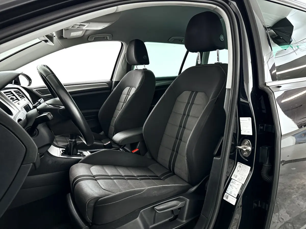 1.0 TSI Connected Series | Parkeercamera | Airco | Cruise control | Trekhaak