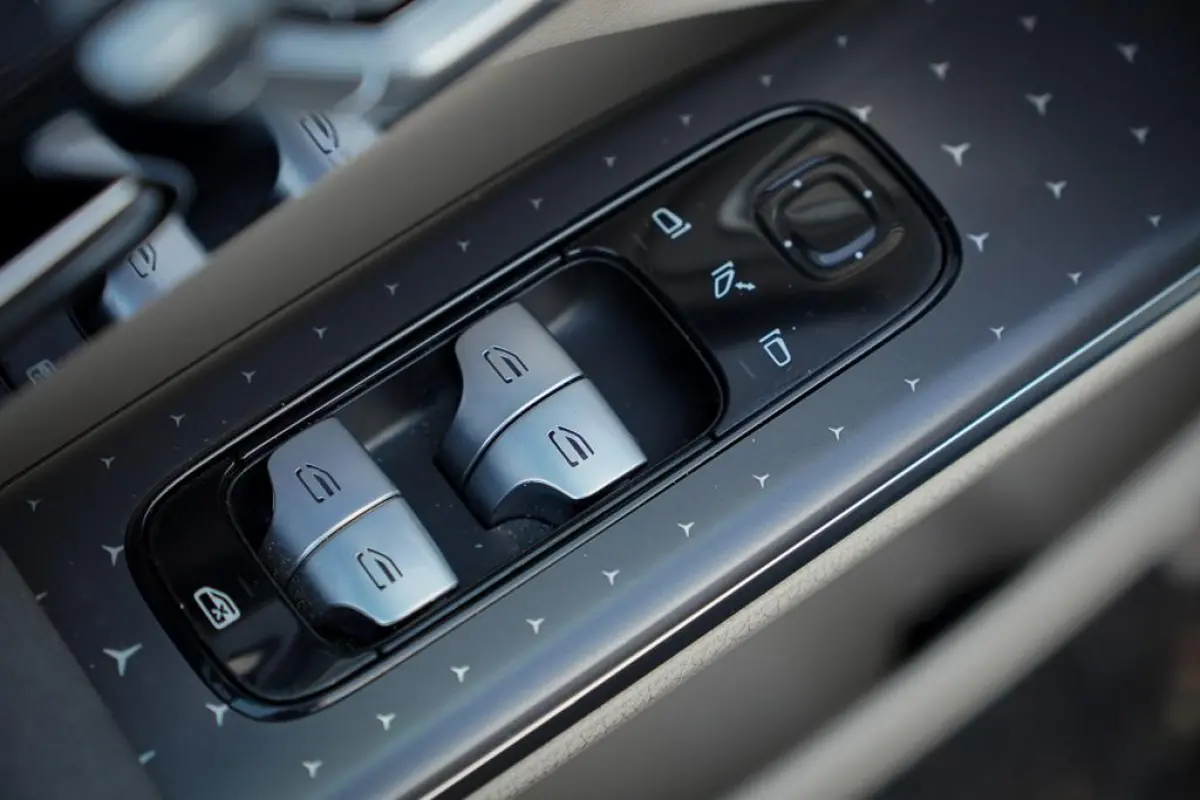 450+ AMG Line 108 kWh NIEUWE HV ACCU / Premium Plus / HUD / Massage / 21'' / Incl BTW