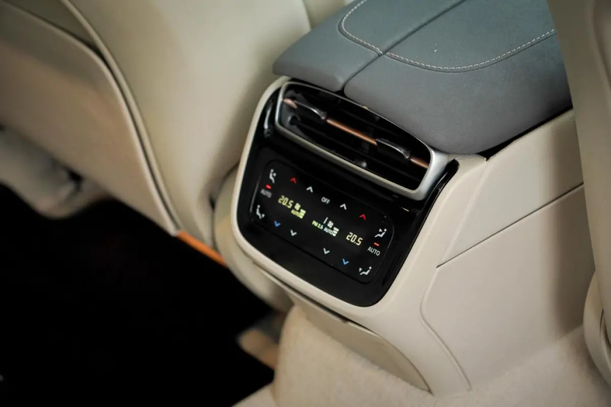 450+ AMG Line 108 kWh NIEUWE HV ACCU / Premium Plus / HUD / Massage / 21'' / Incl BTW