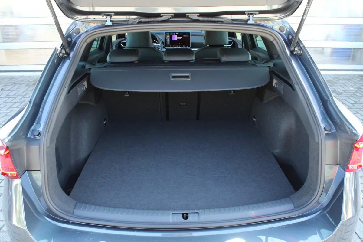 1.5 TSI e-Hybrid 204pk FR PHEV First Edition | 18" Velgen | Virtual Cockpit