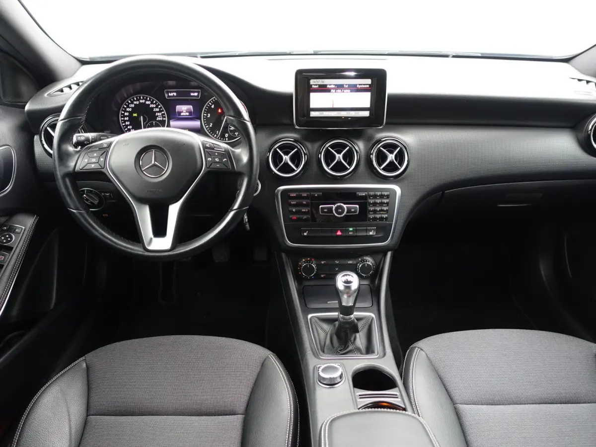 180 Prestige AMG- 69dkm, Camera, Navigatie, Stoelverwarming, Sport Interieur