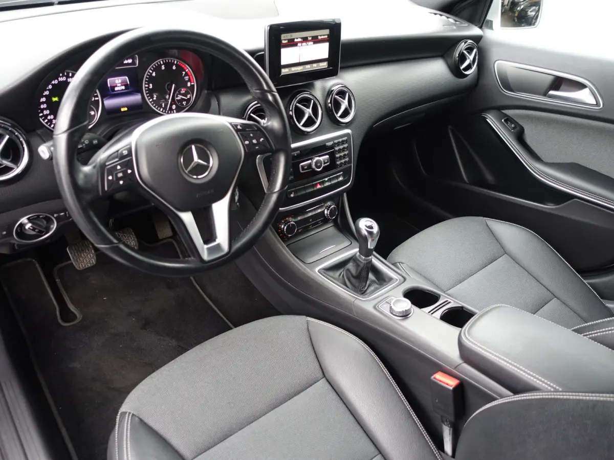 180 Prestige AMG- 69dkm, Camera, Navigatie, Stoelverwarming, Sport Interieur