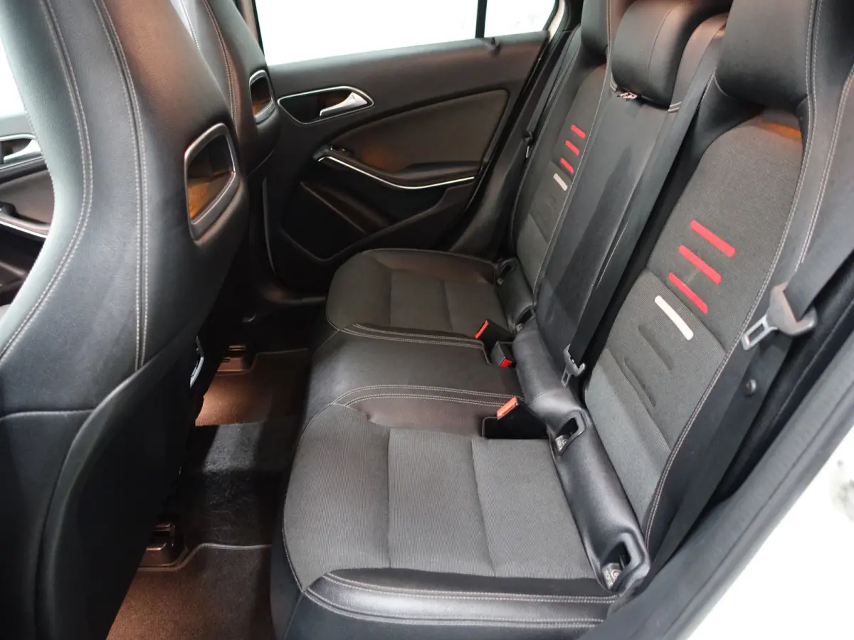 180 d AMG Night Edition Aut- Panoramadak, Xenon Led, Sfeerverlichting, Dynamic Select, Clima
