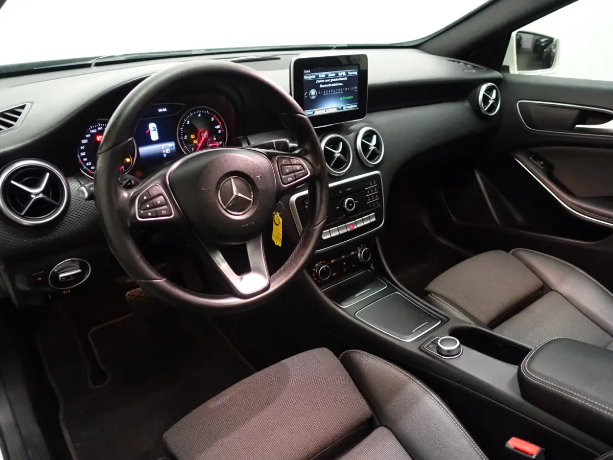 180 d AMG Night Edition Aut- Panoramadak, Xenon Led, Sfeerverlichting, Dynamic Select, Clima