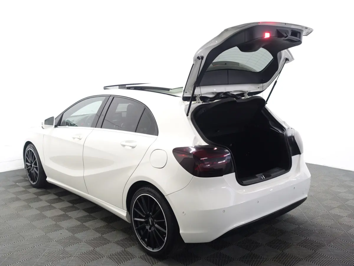 180 d AMG Night Edition Aut- Panoramadak, Xenon Led, Sfeerverlichting, Dynamic Select, Clima