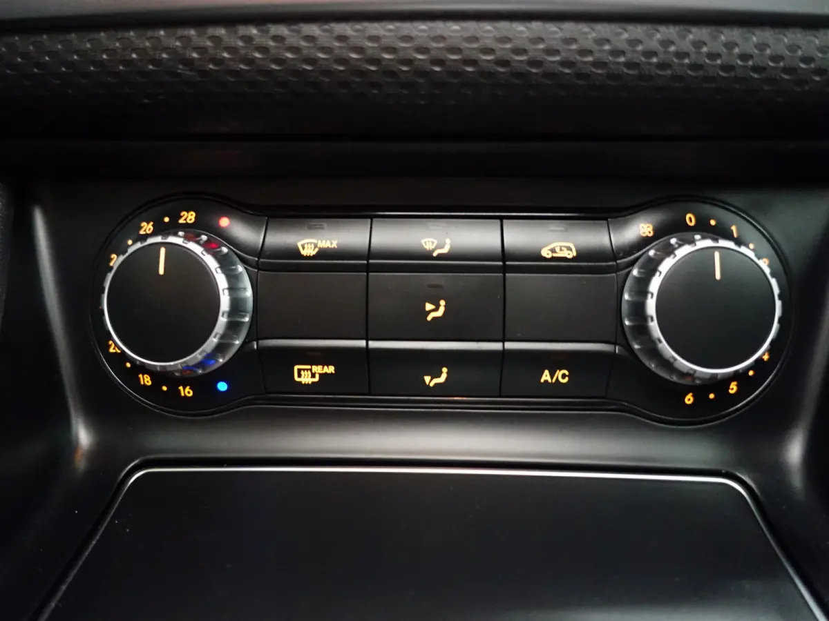 180 d AMG Night Edition Aut- Panoramadak, Xenon Led, Sfeerverlichting, Dynamic Select, Clima
