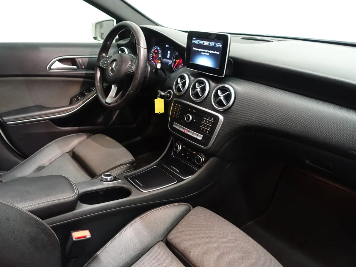 180 d AMG Night Edition Aut- Panoramadak, Xenon Led, Sfeerverlichting, Dynamic Select, Clima