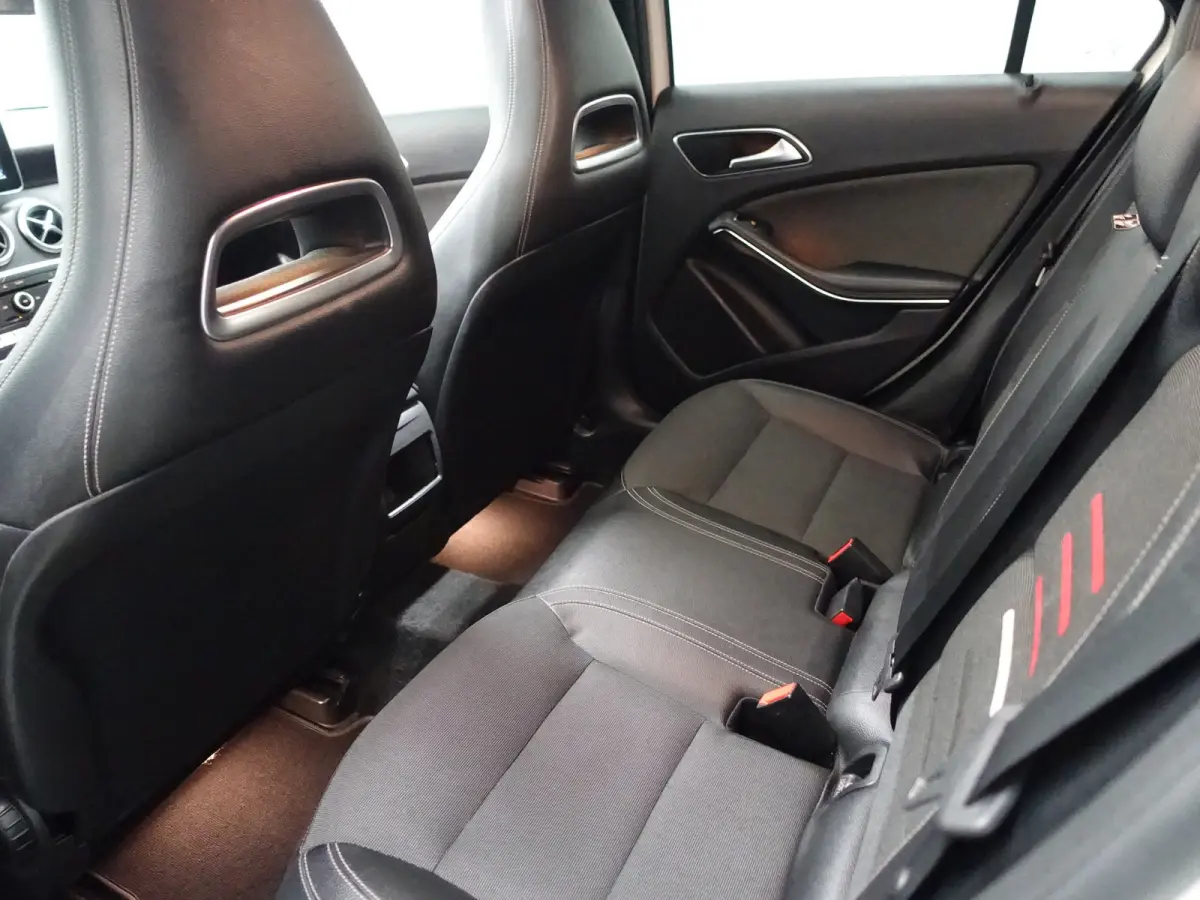 180 d AMG Night Edition Aut- Panoramadak, Xenon Led, Sfeerverlichting, Dynamic Select, Clima