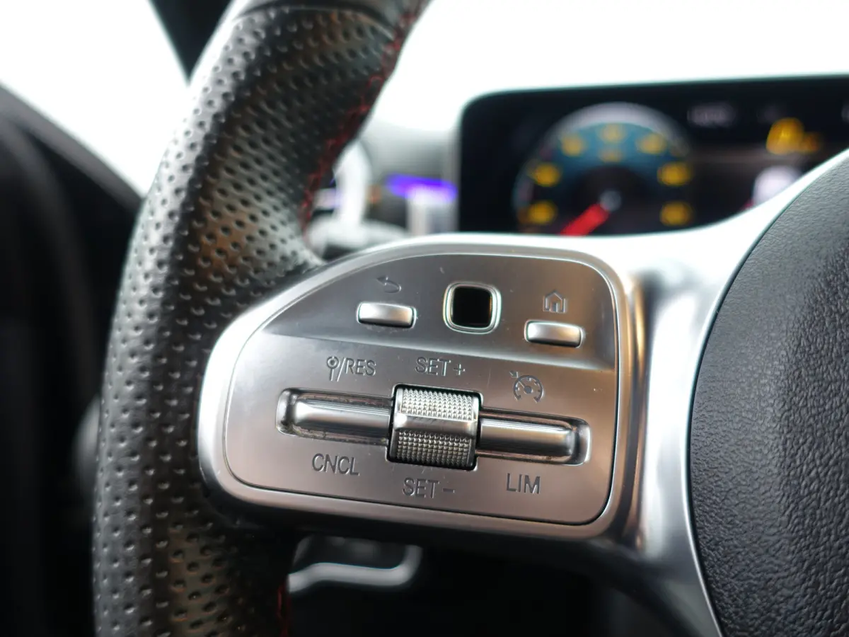 180 AMG Night Edition Aut- Xenon Led, Camera, Stoelverwarming, Sfeerverlichting, Sport Alcantara Interieur