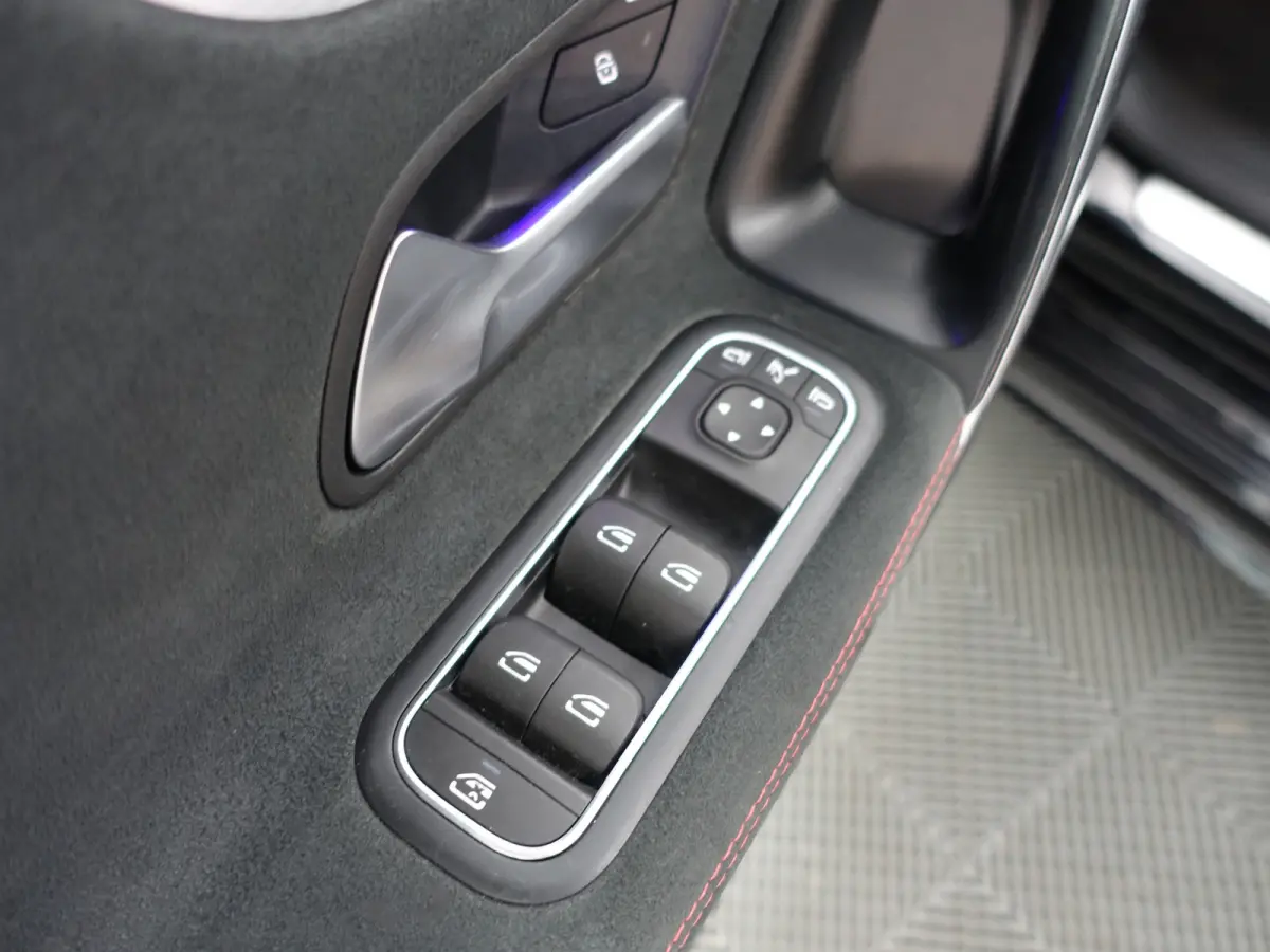 180 AMG Night Edition Aut- Xenon Led, Camera, Stoelverwarming, Sfeerverlichting, Sport Alcantara Interieur