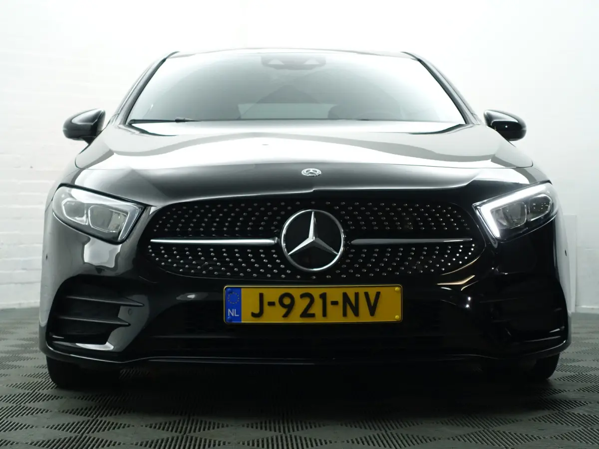 180 AMG Night Edition Aut- Xenon Led, Camera, Stoelverwarming, Sfeerverlichting, Sport Alcantara Interieur