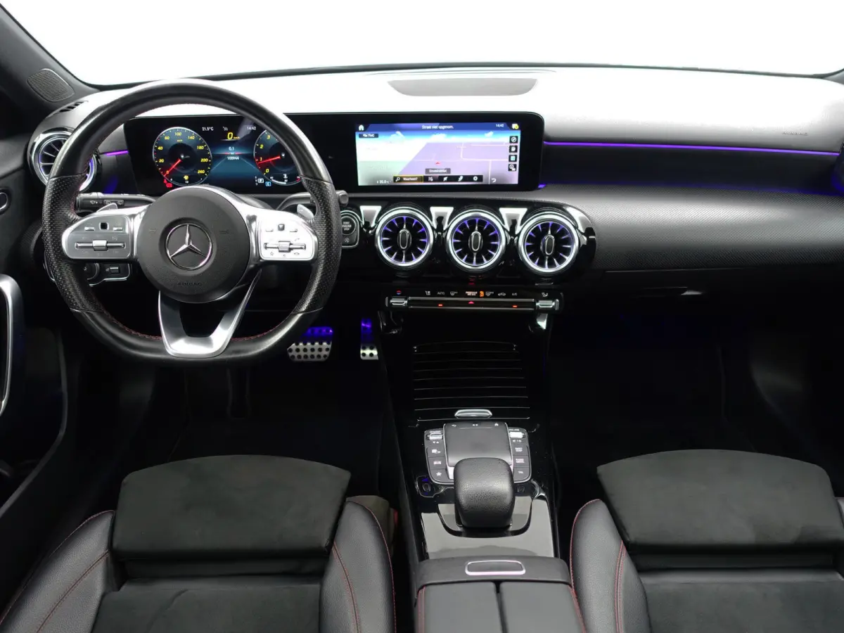 180 AMG Night Edition Aut- Panoramadak, Sfeerverlichting, Xenon Led, Camera, Sport Interieur