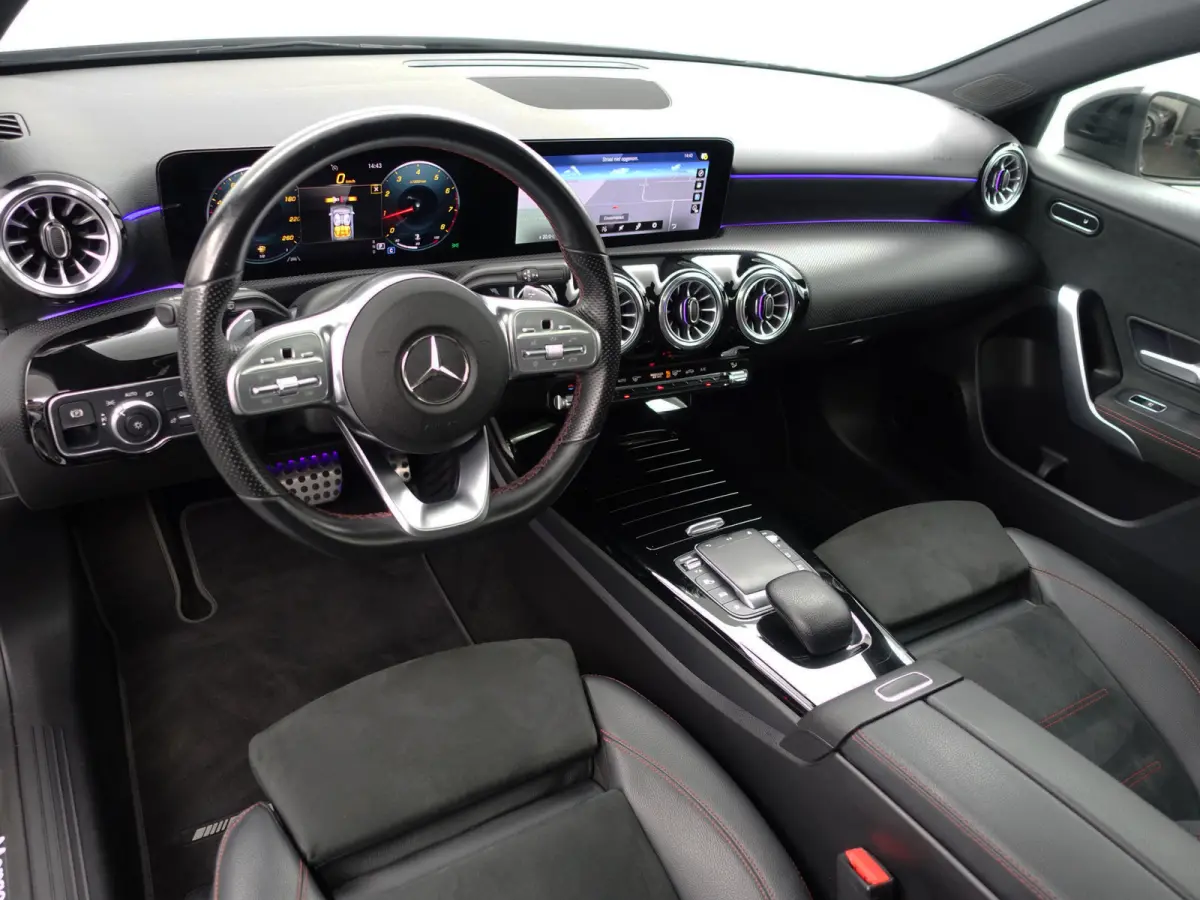 180 AMG Night Edition Aut- Panoramadak, Sfeerverlichting, Xenon Led, Camera, Sport Interieur