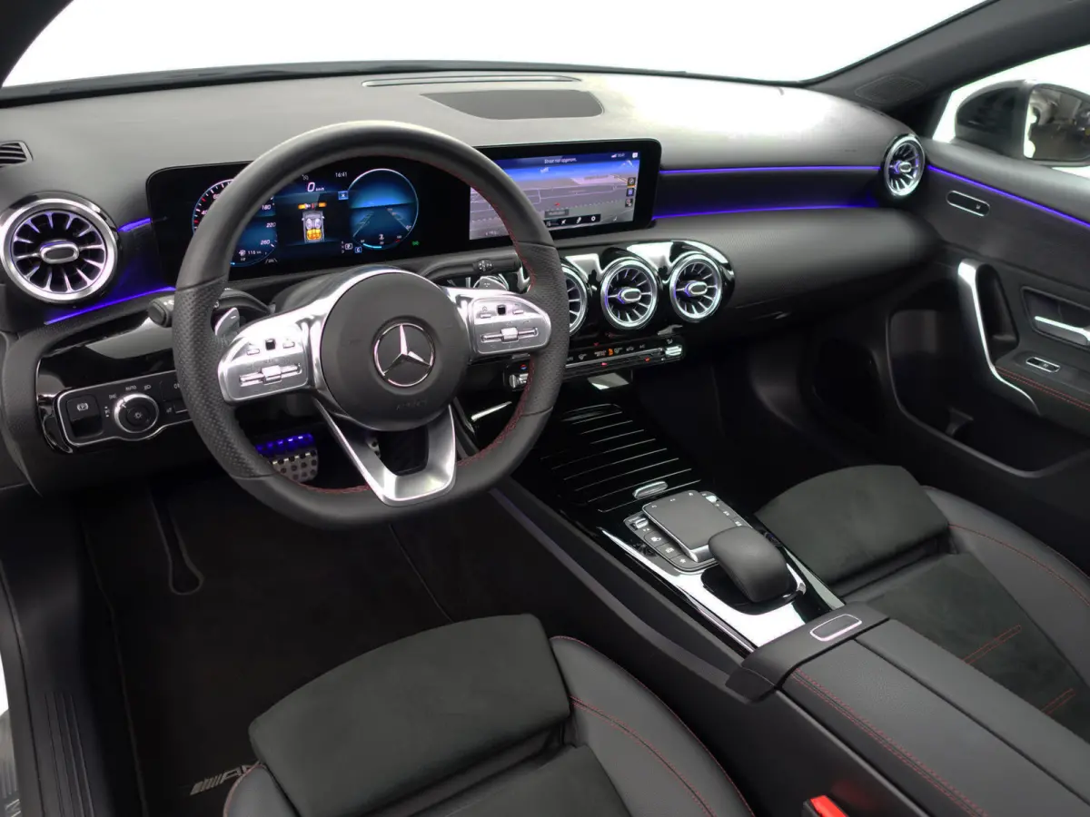250 AMG Night Edition Design aut- Panoramadak, Sfeerverlichting, Dynamic select, Lane Assist, Park Assist, Design Afwerking