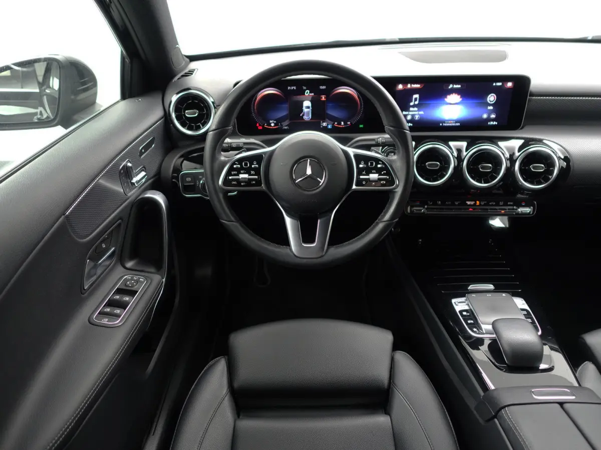 220 AMG Prestige Plus Aut- Memory Seats, Camera, Park Assist, Leder Interieur, Xenon Led, Keyless, Zitcomfort