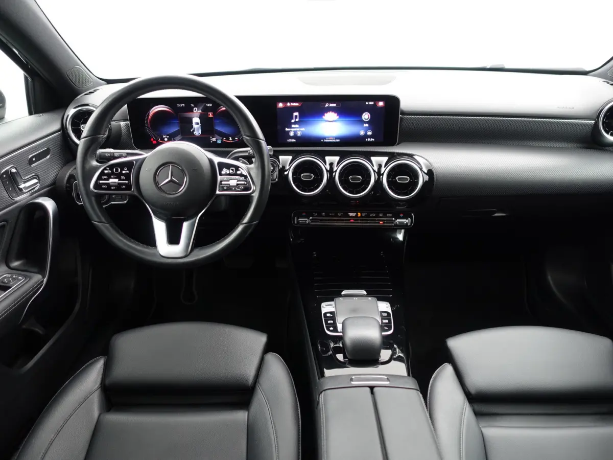 220 AMG Prestige Plus Aut- Memory Seats, Camera, Park Assist, Leder Interieur, Xenon Led, Keyless, Zitcomfort