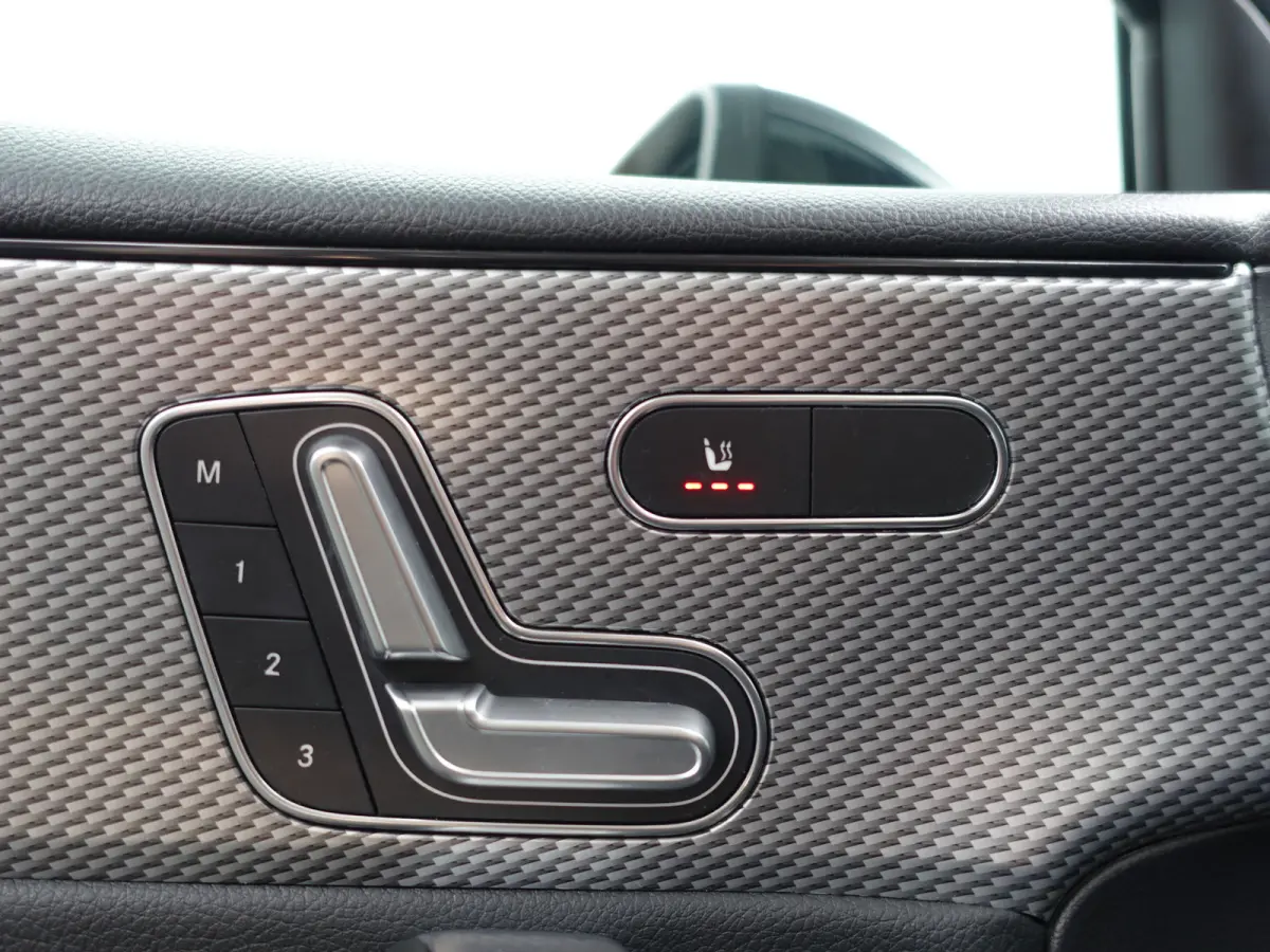 220 AMG Prestige Plus Aut- Memory Seats, Camera, Park Assist, Leder Interieur, Xenon Led, Keyless, Zitcomfort