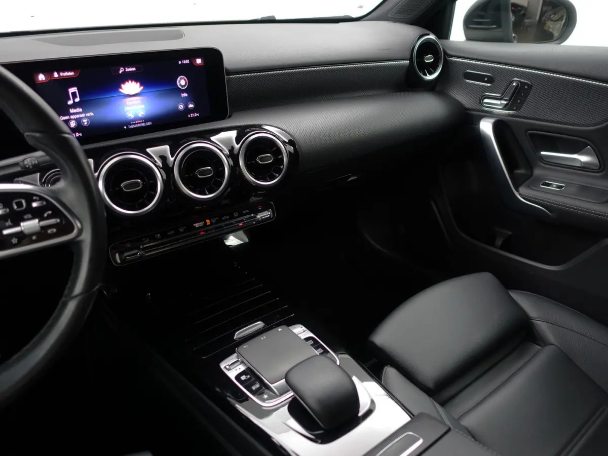 220 AMG Prestige Plus Aut- Memory Seats, Camera, Park Assist, Leder Interieur, Xenon Led, Keyless, Zitcomfort