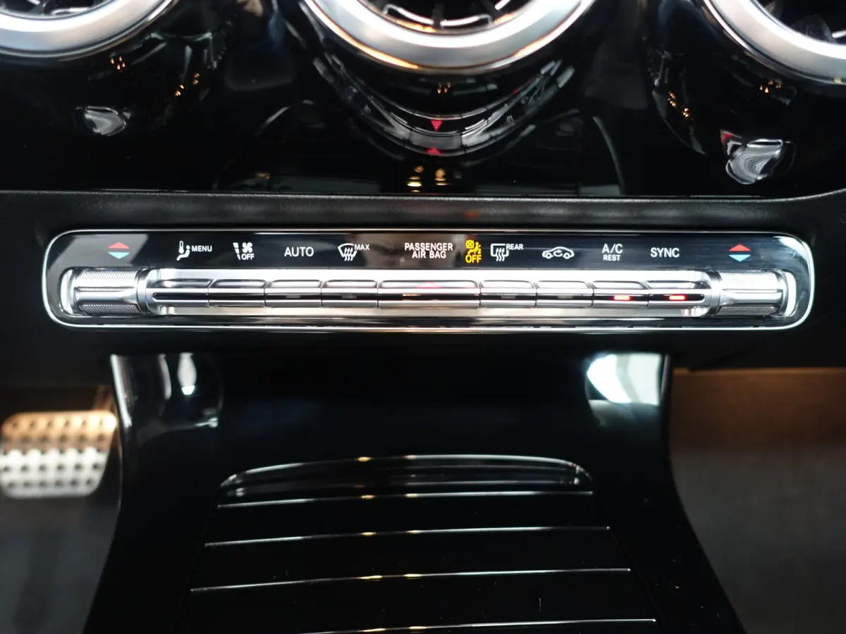 180 AMG Night Edition Aut- Panoramadak, Sport Interieur, Xenon Led, Camera, Stoelverwarming