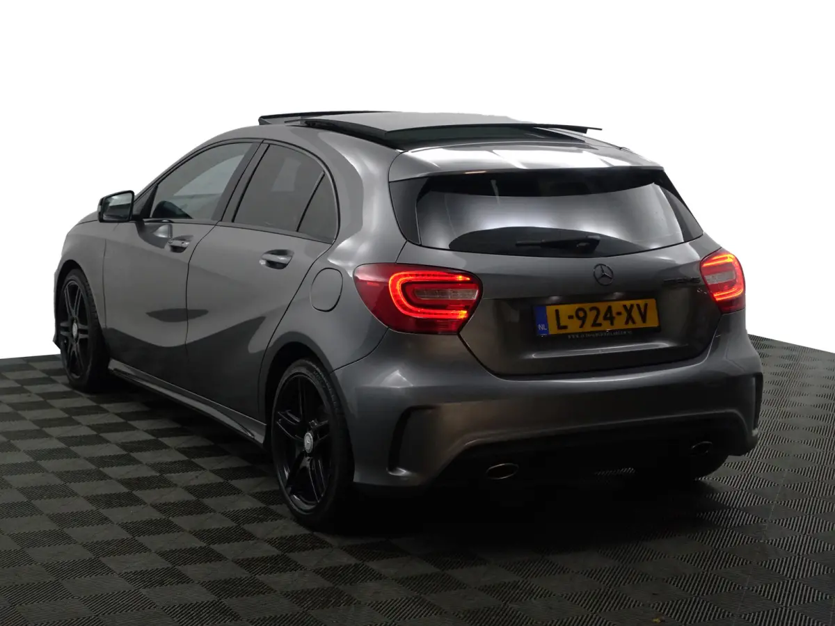 180 AMG Prestige- Panoramadak, Xenon Led, Park Assist, Carbon, Sport Interieur, Stoelverwarming