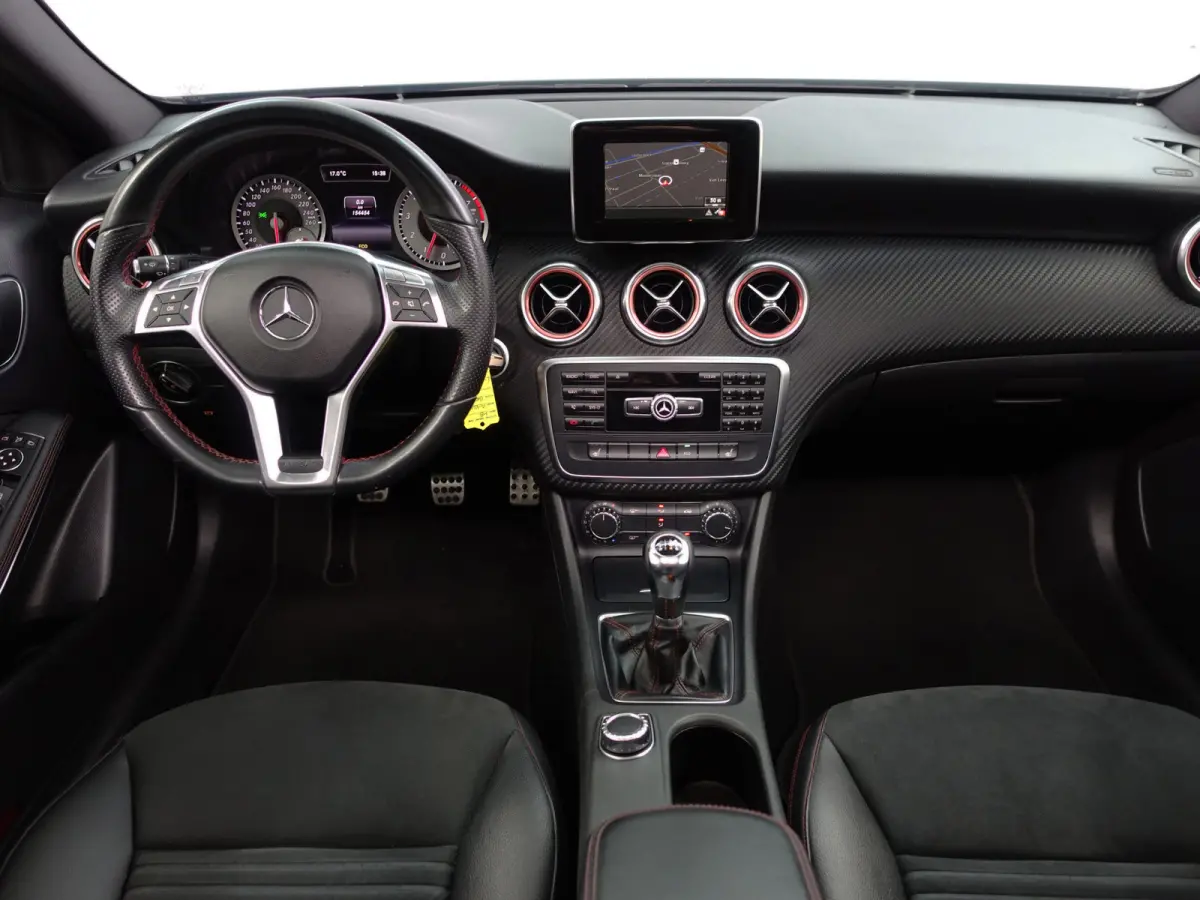 180 AMG Prestige- Panoramadak, Xenon Led, Park Assist, Carbon, Sport Interieur, Stoelverwarming