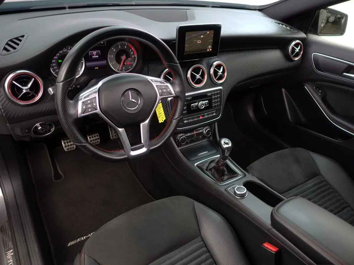 180 AMG Prestige- Panoramadak, Xenon Led, Park Assist, Carbon, Sport Interieur, Stoelverwarming