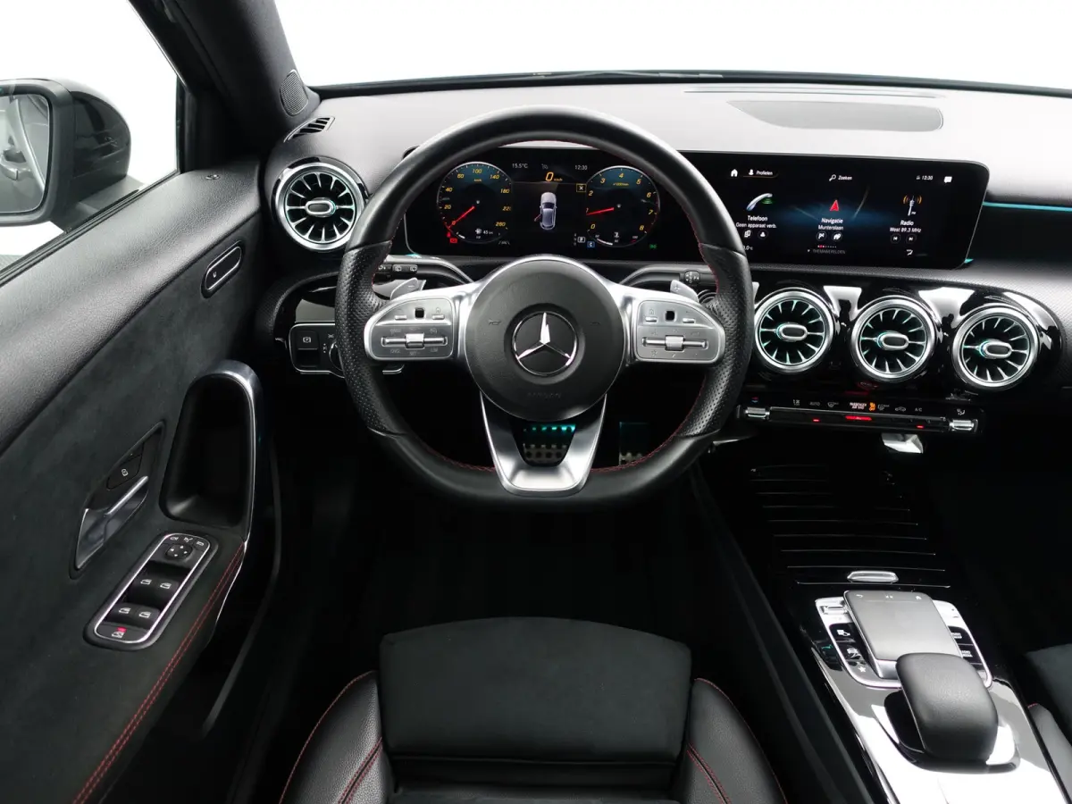 200 AMG Tiffany Premium Plus Aut- 19dkm, Panoramadak, Sfeerverlichting, Camera, Stoelverwarming, Custom