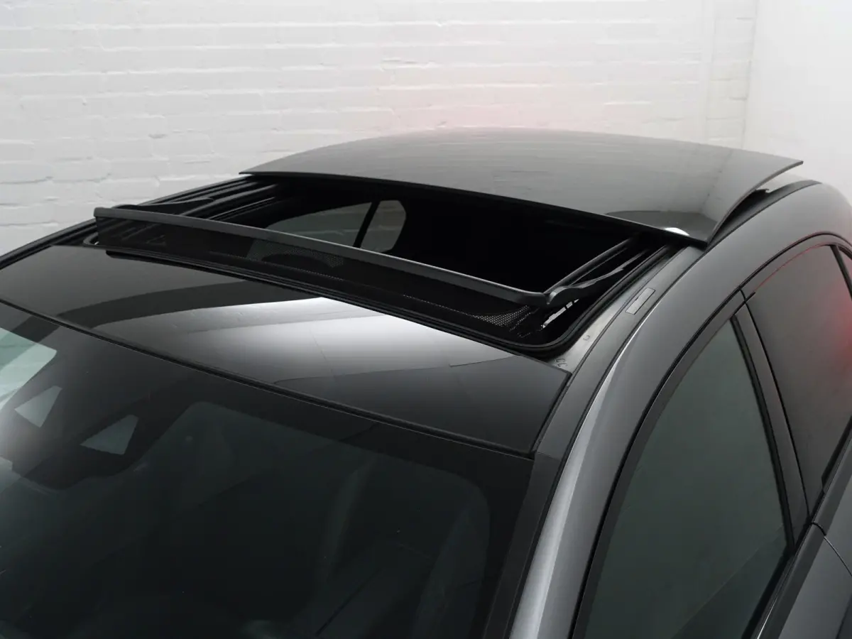 200 AMG Tiffany Premium Plus Aut- 19dkm, Panoramadak, Sfeerverlichting, Camera, Stoelverwarming, Custom