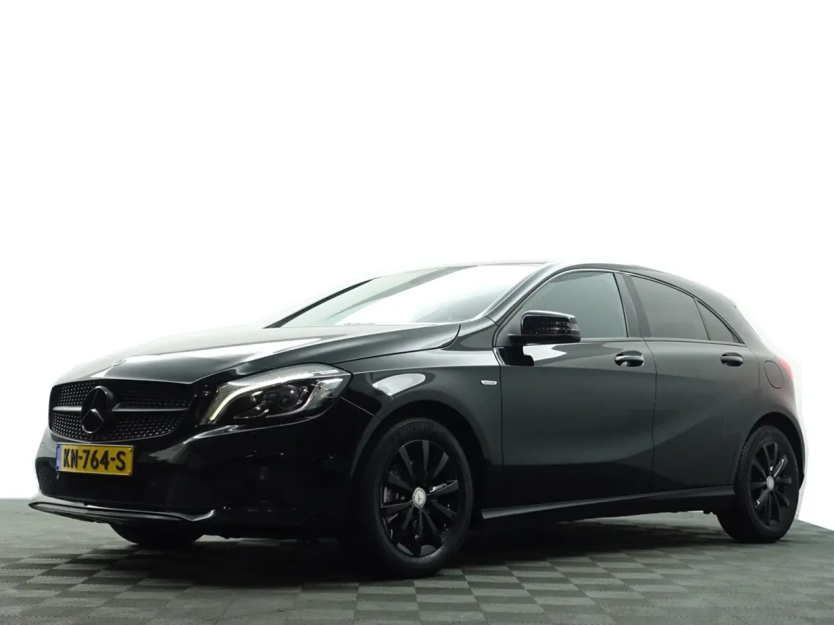 130Pk AMG Night Edition- Xenon Led, Clima, Navigatie, Park Assist, Cruise