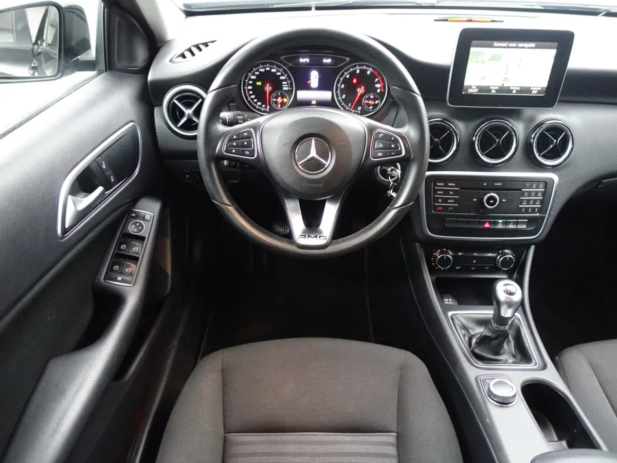 130Pk AMG Night Edition- Xenon Led, Clima, Navigatie, Park Assist, Cruise