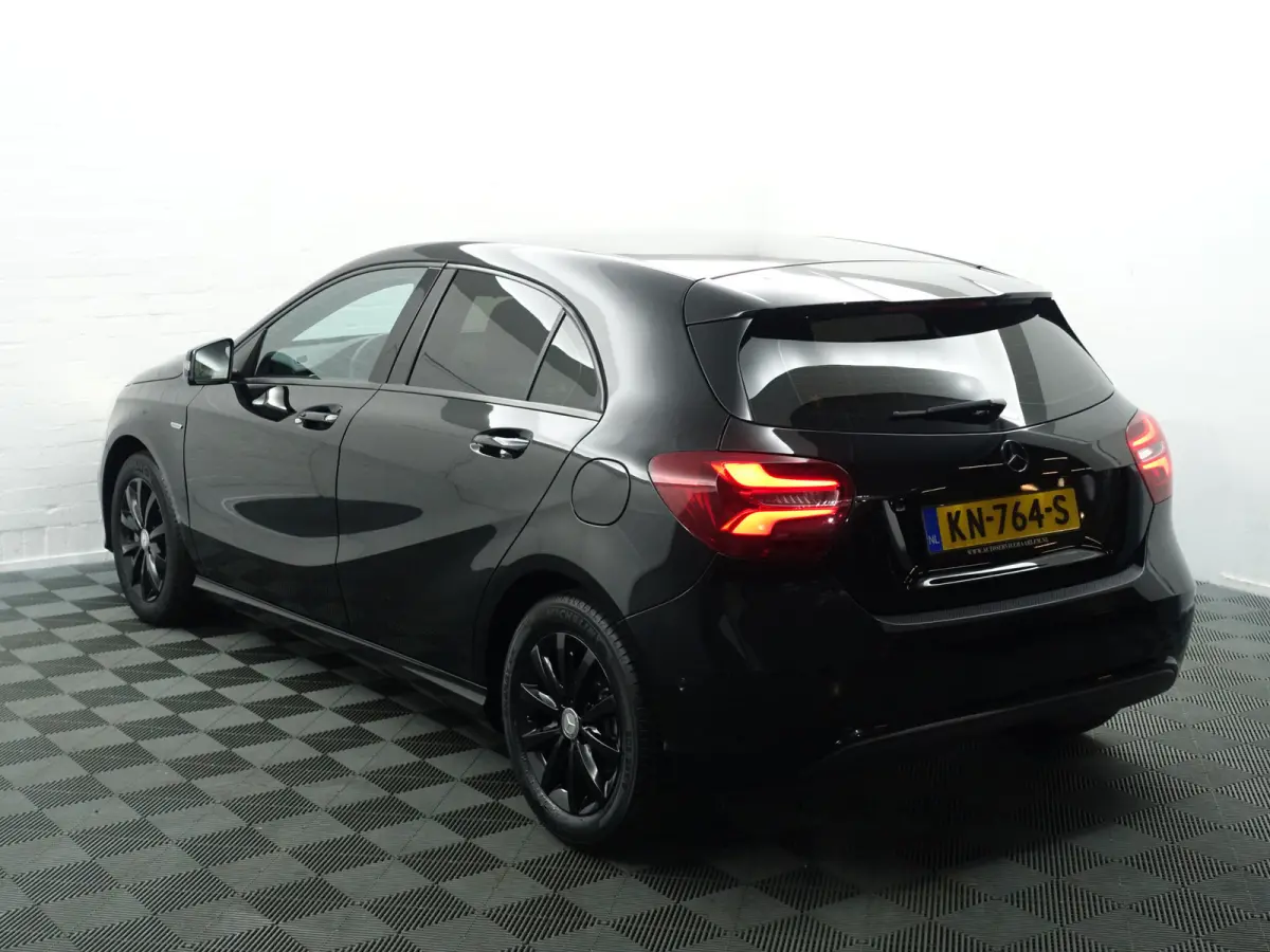 130Pk AMG Night Edition- Xenon Led, Clima, Navigatie, Park Assist, Cruise