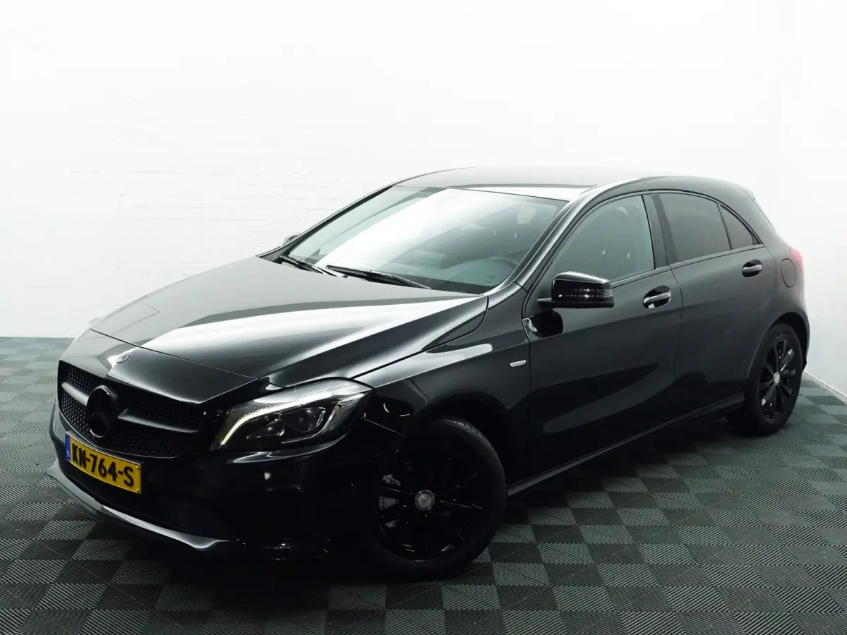 130Pk AMG Night Edition- Xenon Led, Clima, Navigatie, Park Assist, Cruise