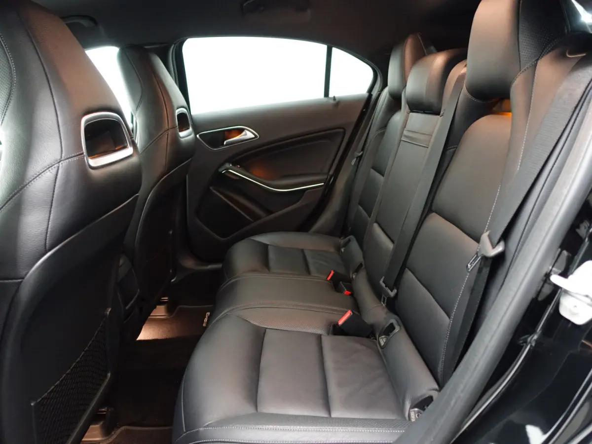 45 AMG 361pk 4MATIC Aut- Memory Seats, Xenon Led, Park Assist, Stoelverwarming, Privacy Glass