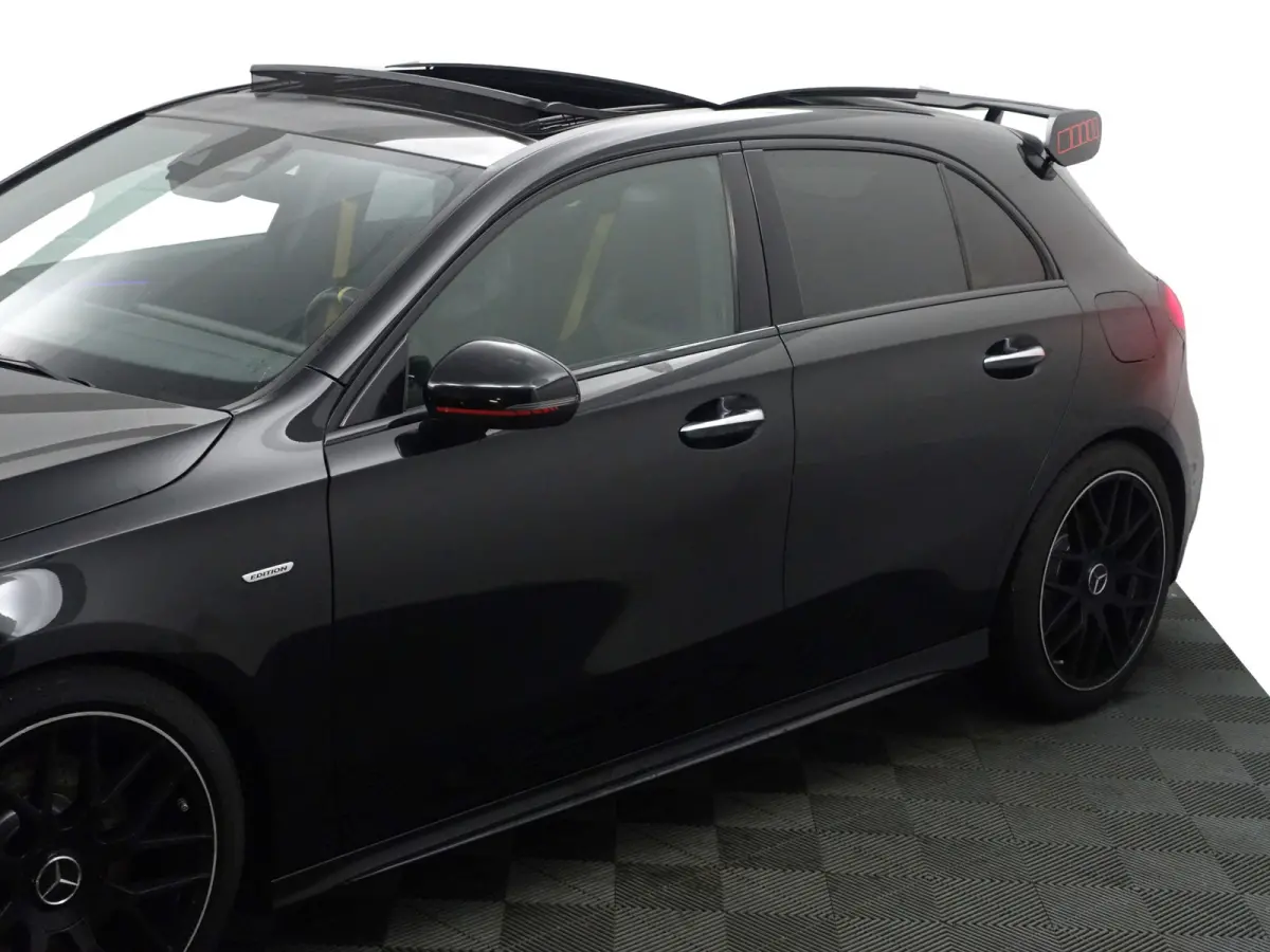 250 AMG Premium Plus Aut- Sport uitlaat, Panoramadak, Sfeerverlichting, Aero Package, Yellow Art