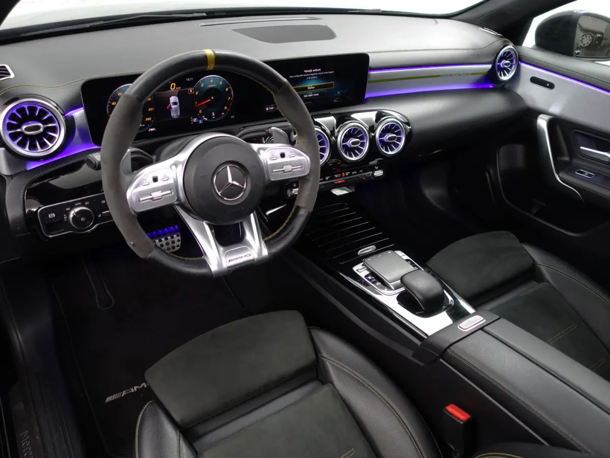 250 AMG Premium Plus Aut- Sport uitlaat, Panoramadak, Sfeerverlichting, Aero Package, Yellow Art
