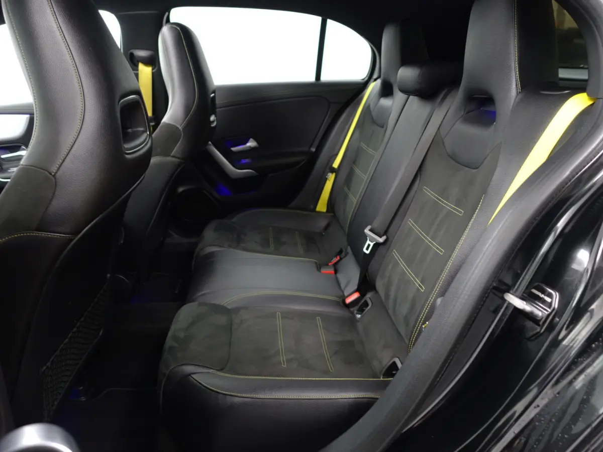 250 AMG Premium Plus Aut- Sport uitlaat, Panoramadak, Sfeerverlichting, Aero Package, Yellow Art
