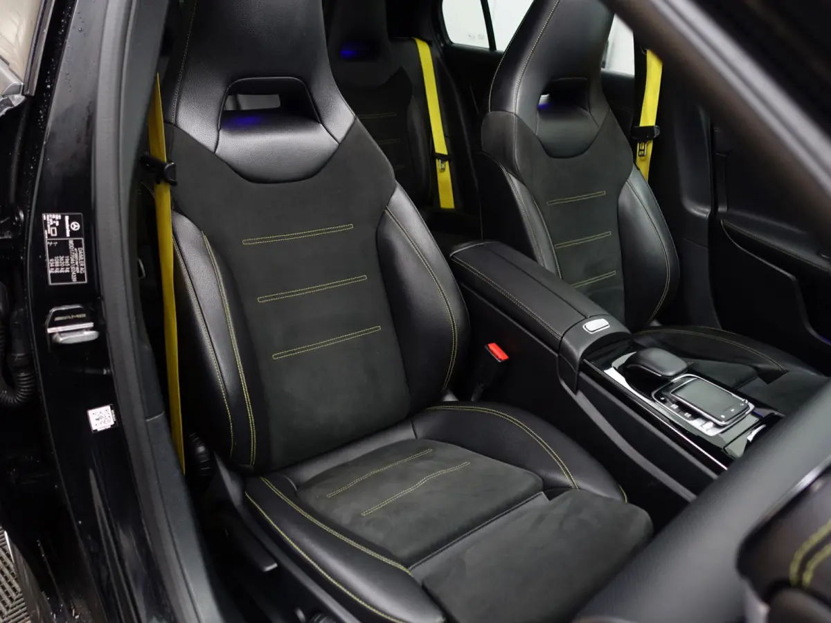 250 AMG Premium Plus Aut- Sport uitlaat, Panoramadak, Sfeerverlichting, Aero Package, Yellow Art