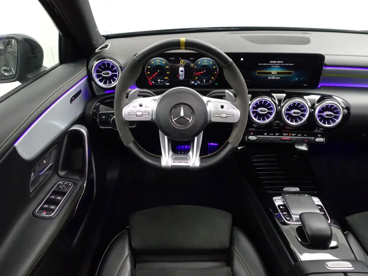 250 AMG Premium Plus Aut- Sport uitlaat, Panoramadak, Sfeerverlichting, Aero Package, Yellow Art