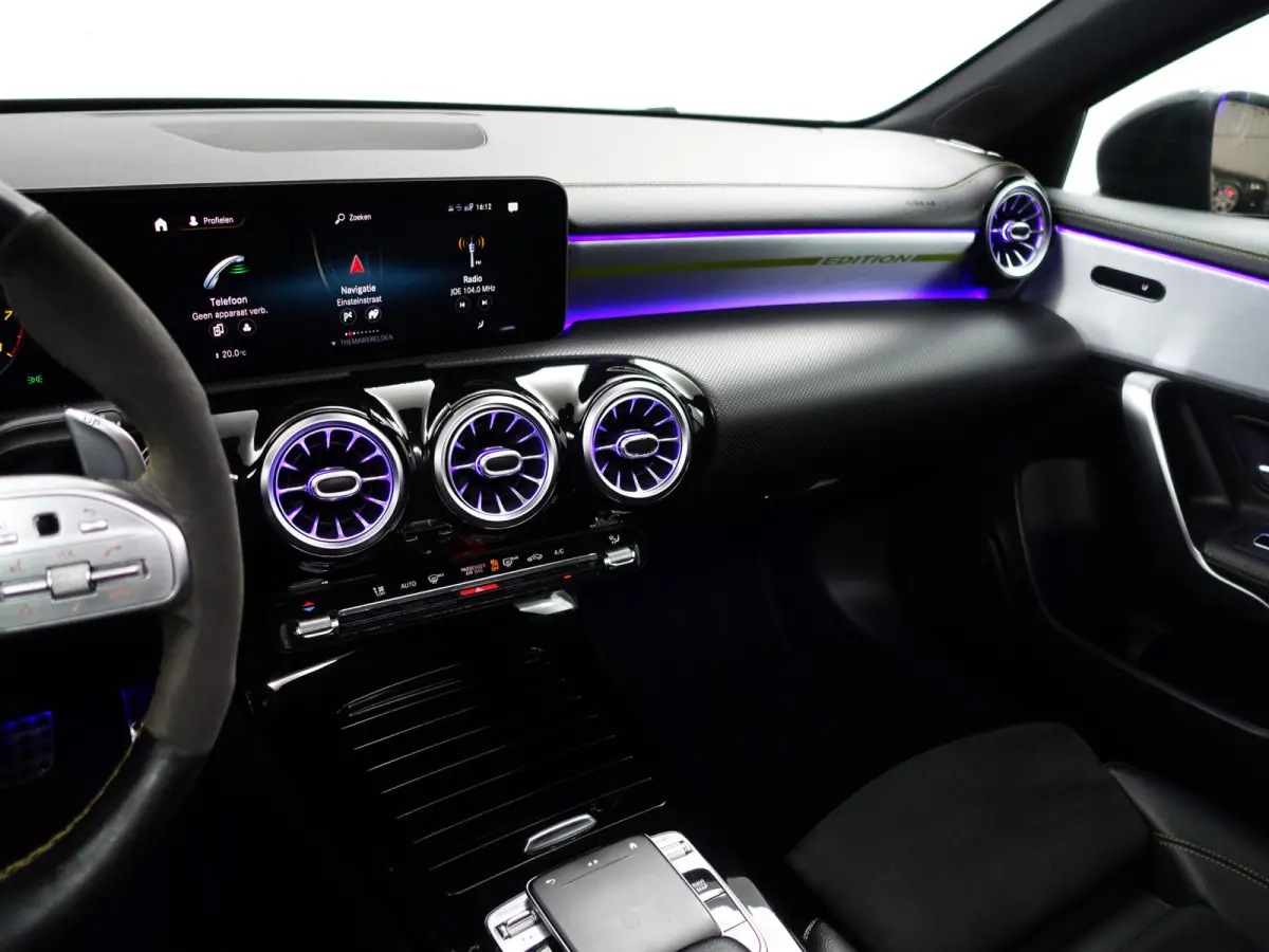 250 AMG Premium Plus Aut- Sport uitlaat, Panoramadak, Sfeerverlichting, Aero Package, Yellow Art