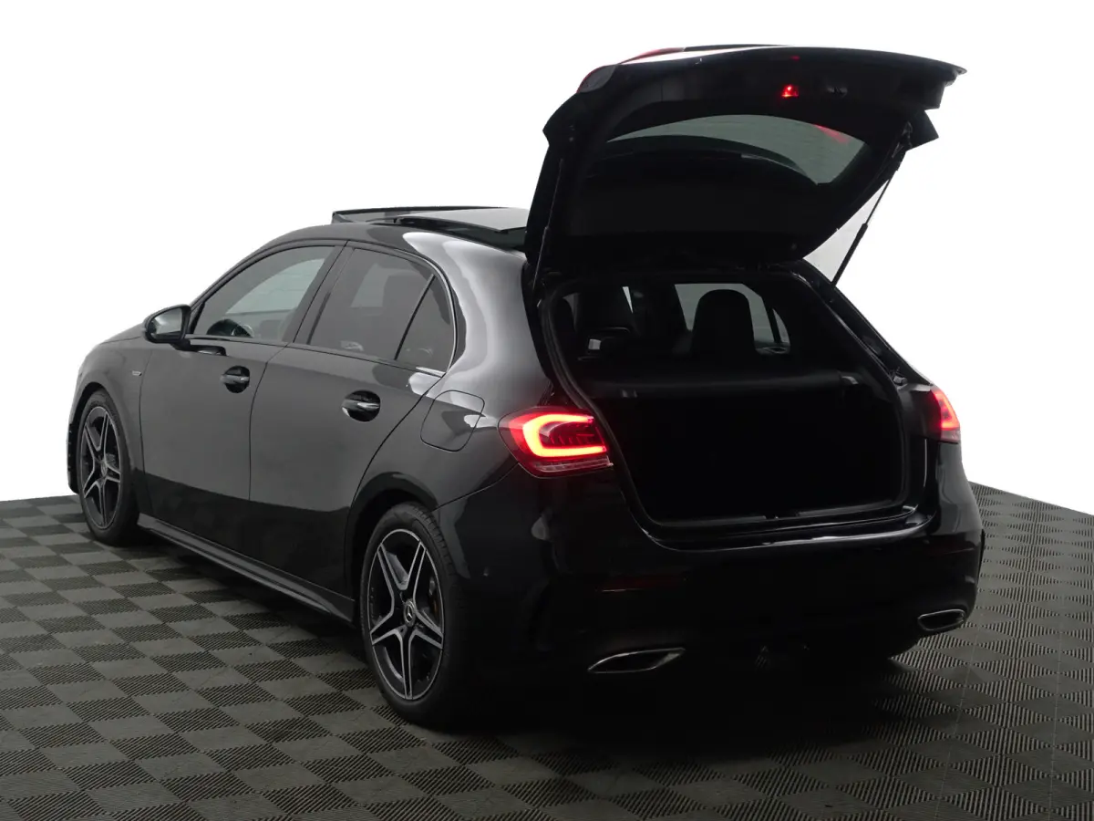 250 AMG Premium Plus Aut- Panoramadak, Sfeerverlichting, Two Tone Sport Leder Interieur, Xenon Led, Night Package