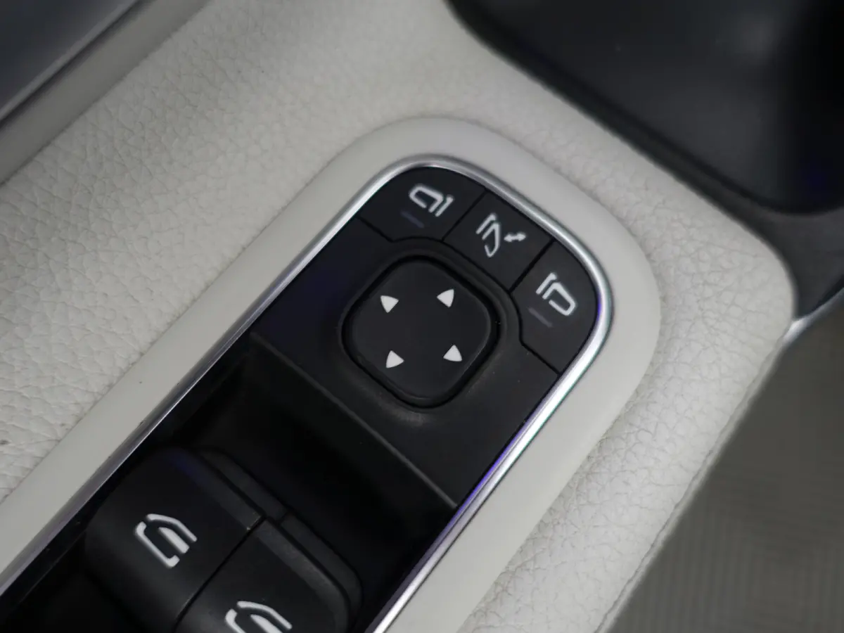 250 AMG Premium Plus Aut- Panoramadak, Sfeerverlichting, Two Tone Sport Leder Interieur, Xenon Led, Night Package