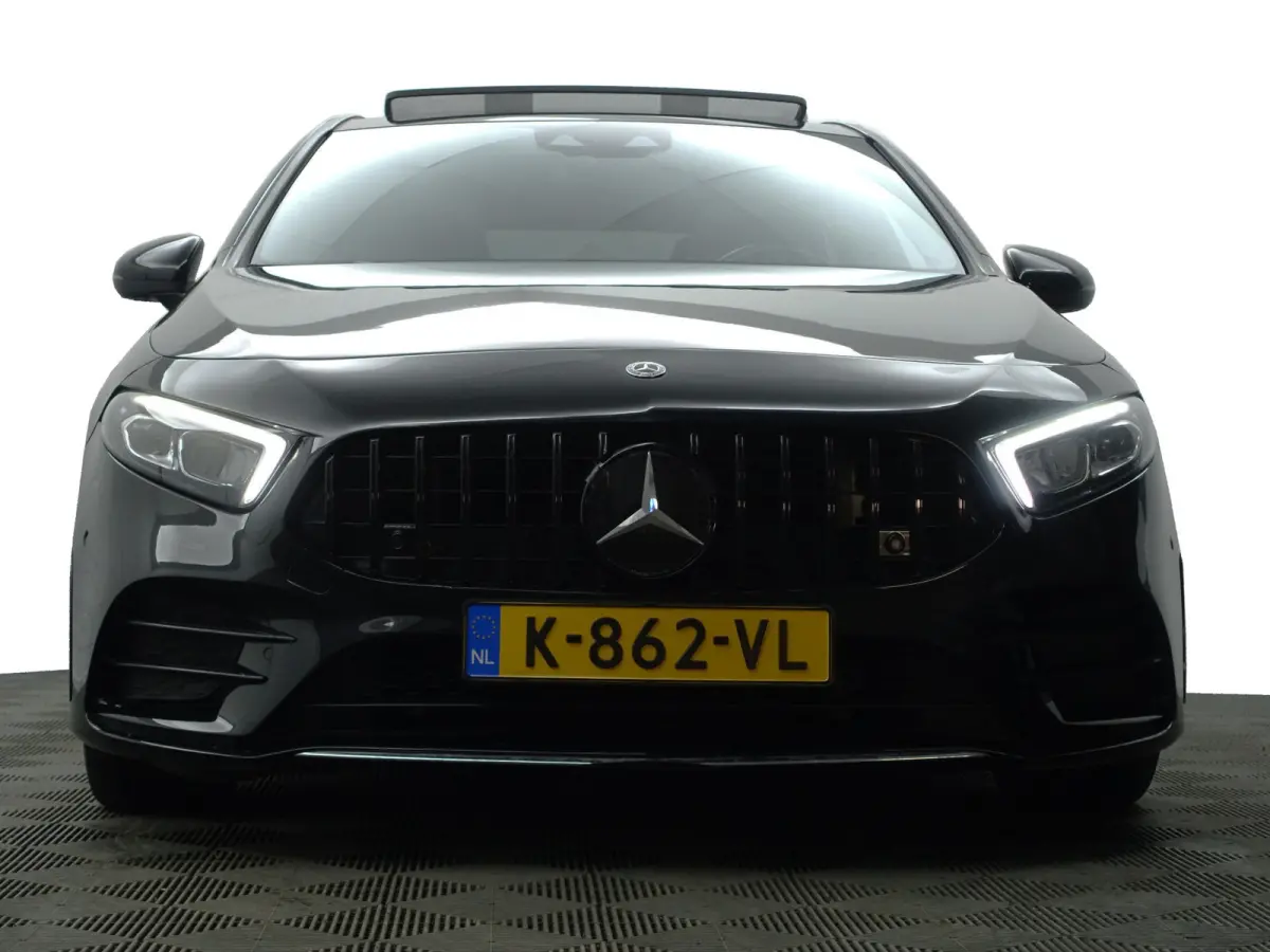 250 AMG Premium Plus Aut- Panoramadak, Sfeerverlichting, Two Tone Sport Leder Interieur, Xenon Led, Night Package