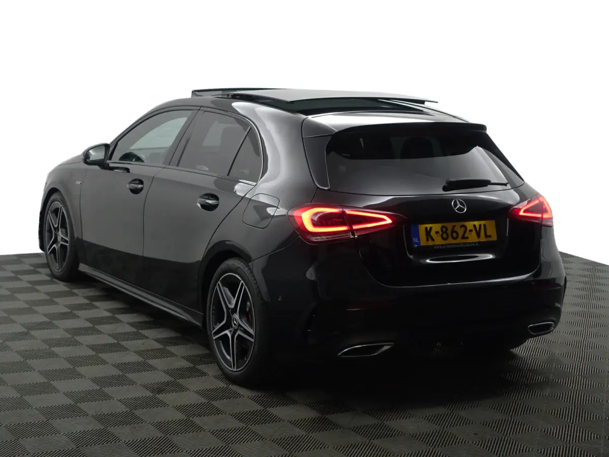 250 AMG Premium Plus Aut- Panoramadak, Sfeerverlichting, Two Tone Sport Leder Interieur, Xenon Led, Night Package