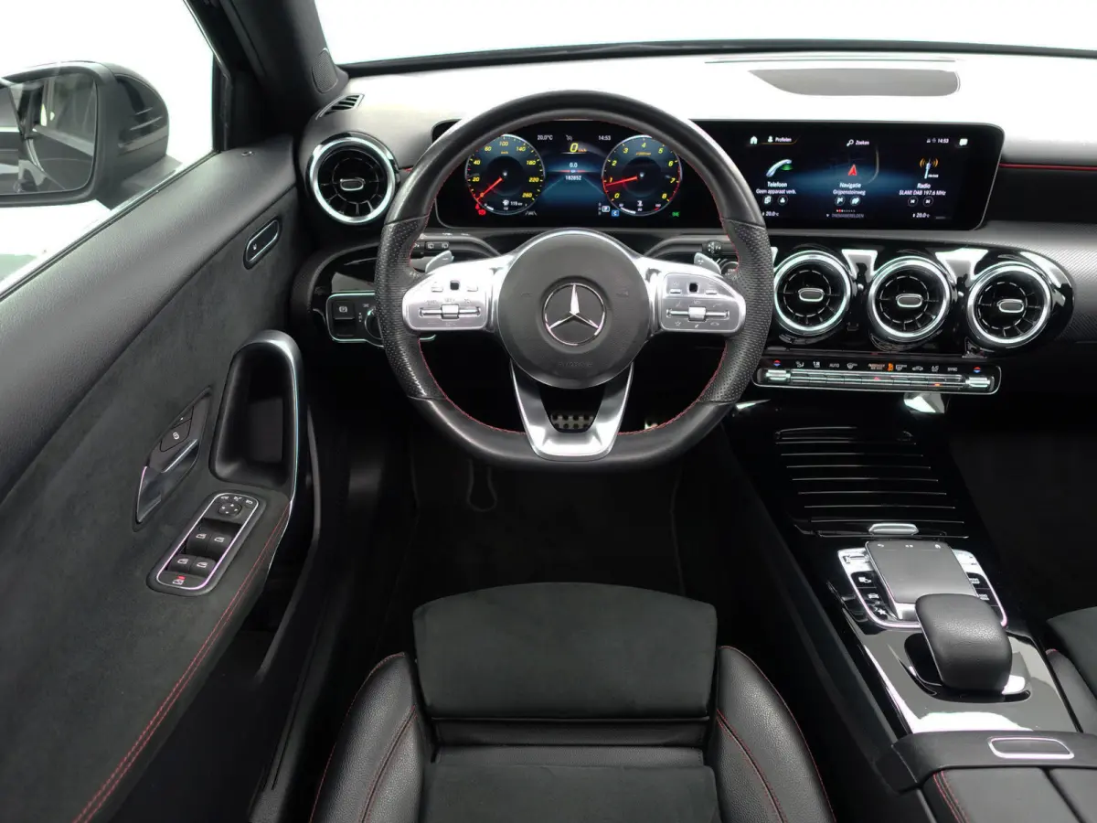 200 AMG Prestige Aut- Panoramadak, Sport Interieur, Xenon Led, Park Assist, Camera, Stoelverwarming