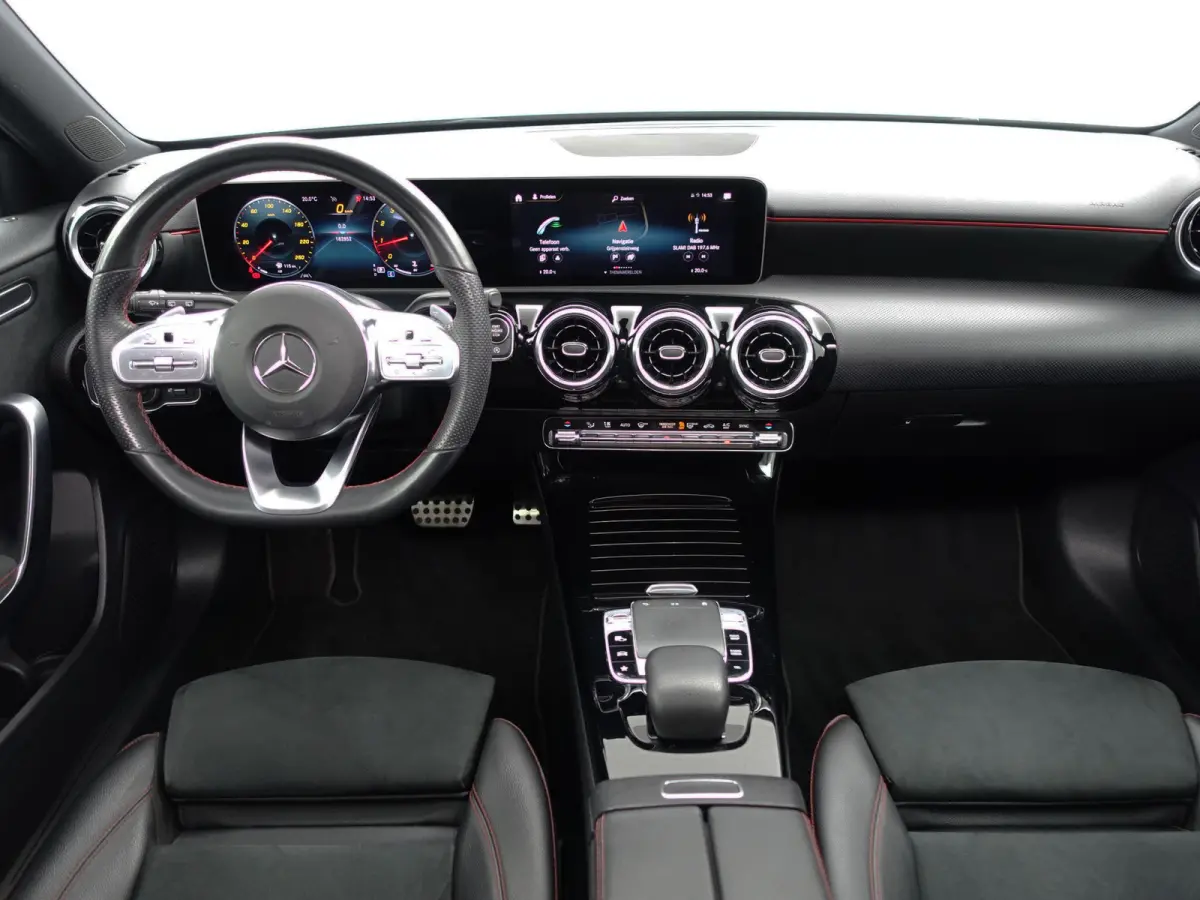 200 AMG Prestige Aut- Panoramadak, Sport Interieur, Xenon Led, Park Assist, Camera, Stoelverwarming