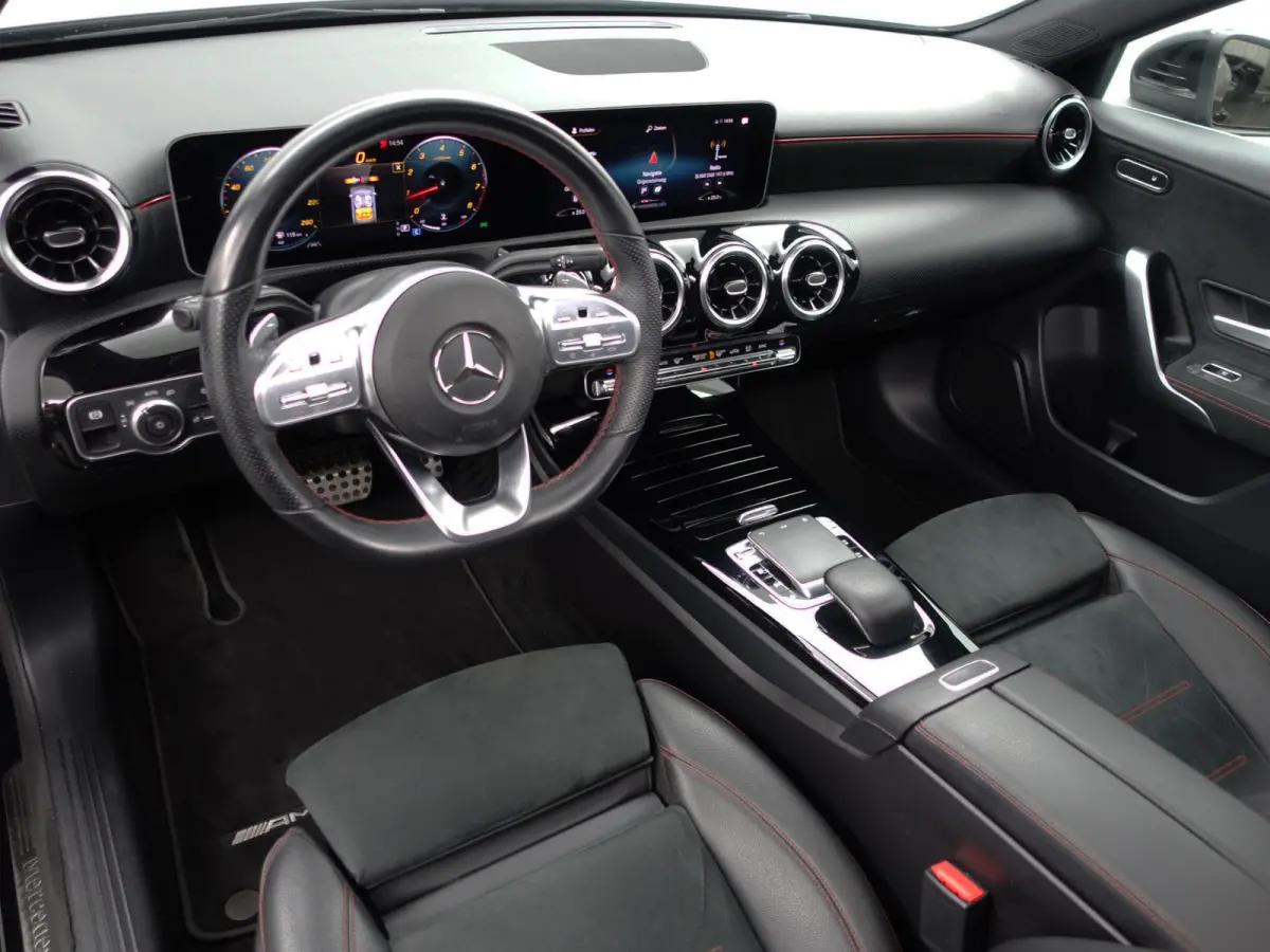 200 AMG Prestige Aut- Panoramadak, Sport Interieur, Xenon Led, Park Assist, Camera, Stoelverwarming