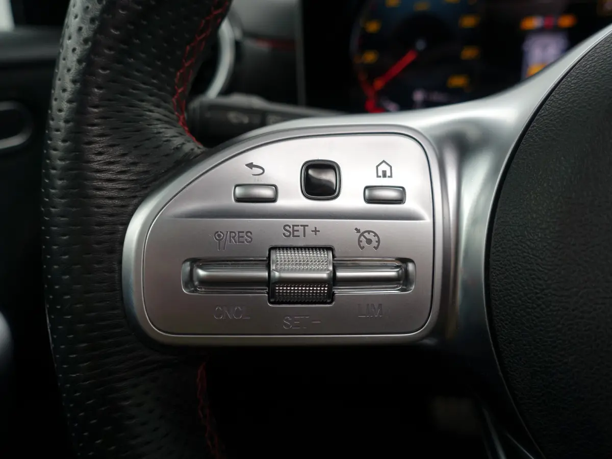 200 AMG Prestige Aut- Panoramadak, Sport Interieur, Xenon Led, Park Assist, Camera, Stoelverwarming