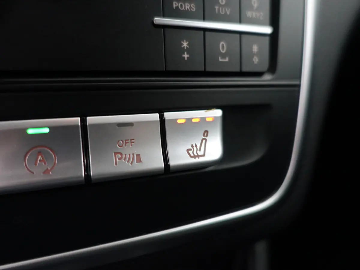 180 AMG White Art Edition Aut- Night Package, Sfeerverlichting, Camera, Keyless, Xenon Led, Dynamic Select
