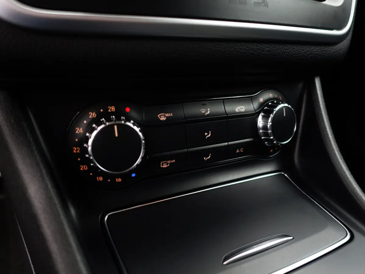 180 AMG White Art Edition Aut- Night Package, Sfeerverlichting, Camera, Keyless, Xenon Led, Dynamic Select