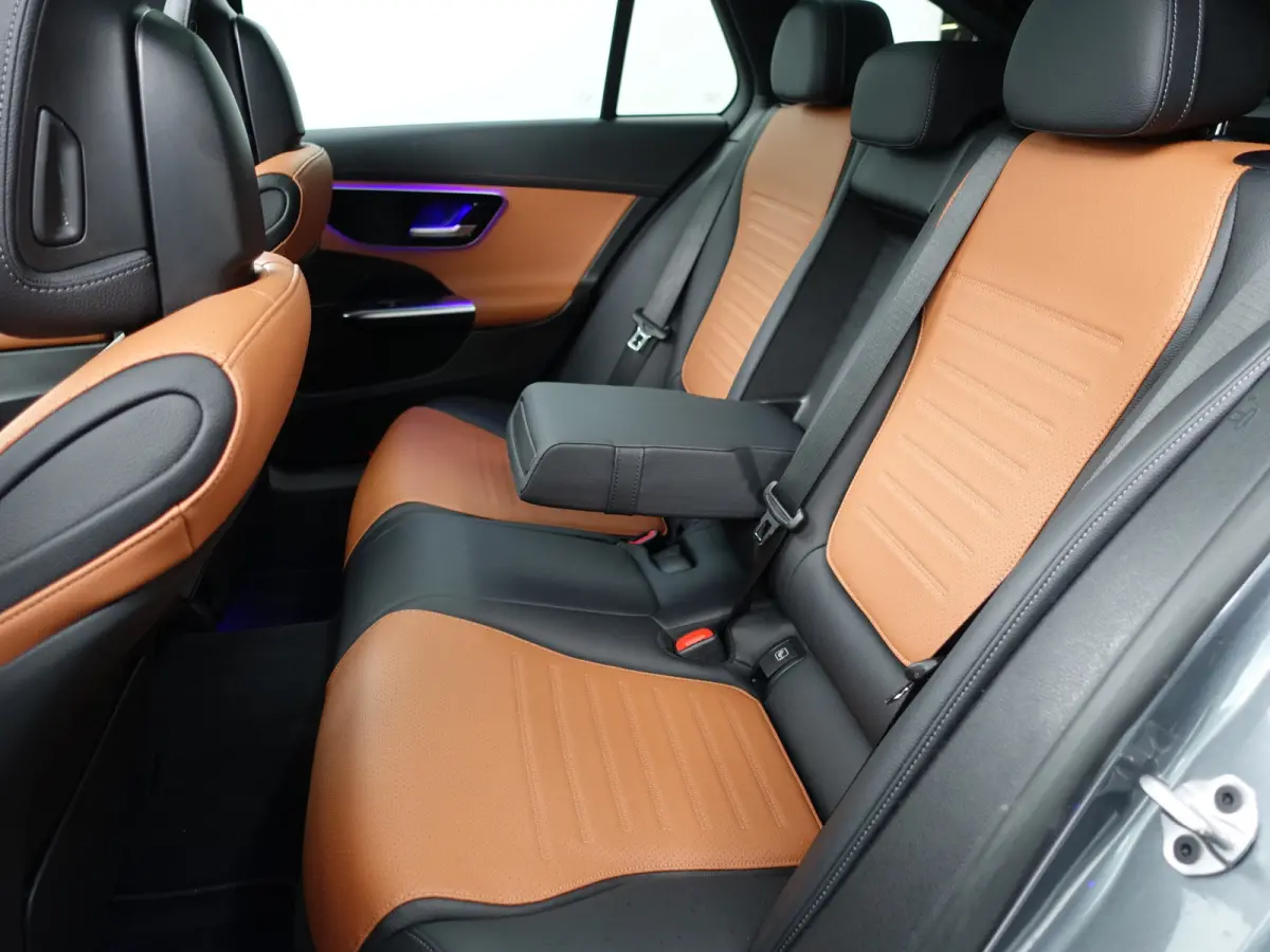 300 e AMG Line Aut- Two Tone Leder Interieur, Panoramadak, Carbon, Sfeerverlichting, Carplay, Android Auto